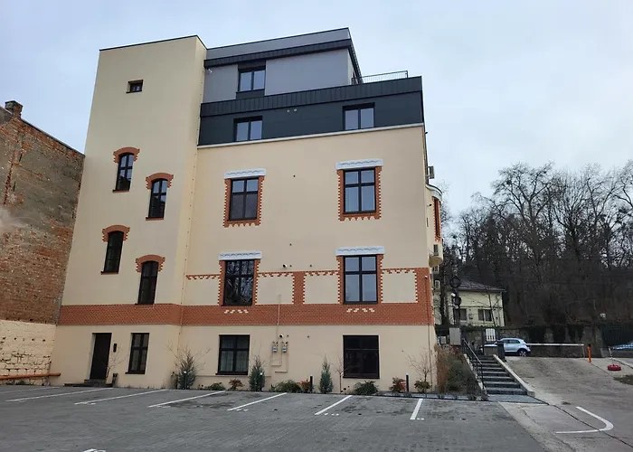 Ophir Apartment Central